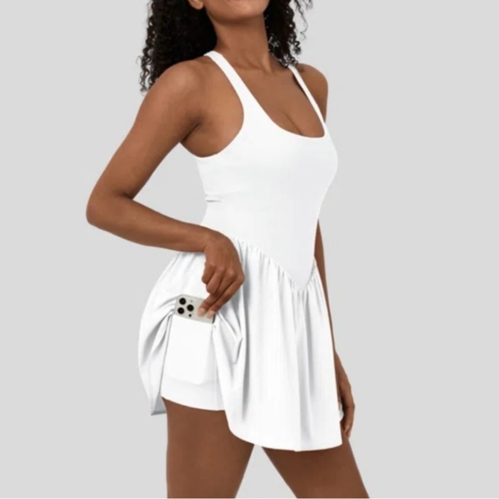 Halara women’s White Twist Back Activewear Dress size medium
